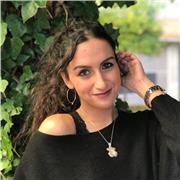 Doble graduada en Estudios Ingleses y Filología hispánica da clases de inglés, francés y lengua para Primaria, ESO y Bachillerato en Huelva